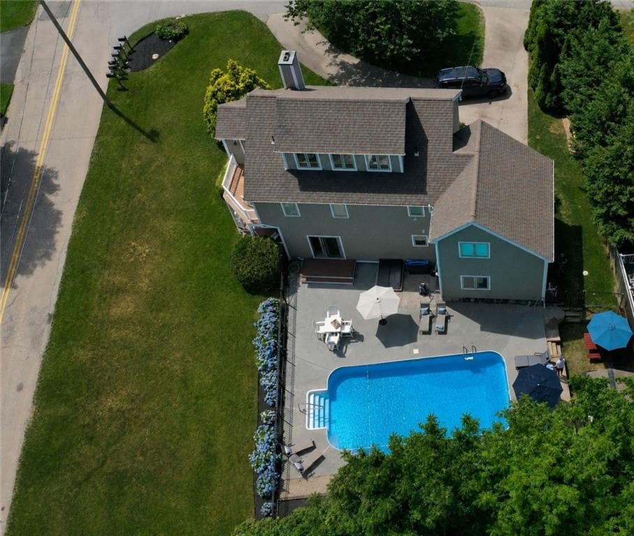 20 Roxbury Road photo 33