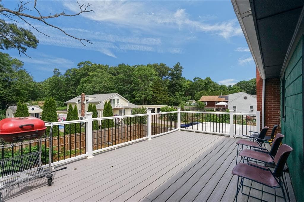 Single Family Residence at 172 Knotty Oak Road, Coventry, photo 3 of 36