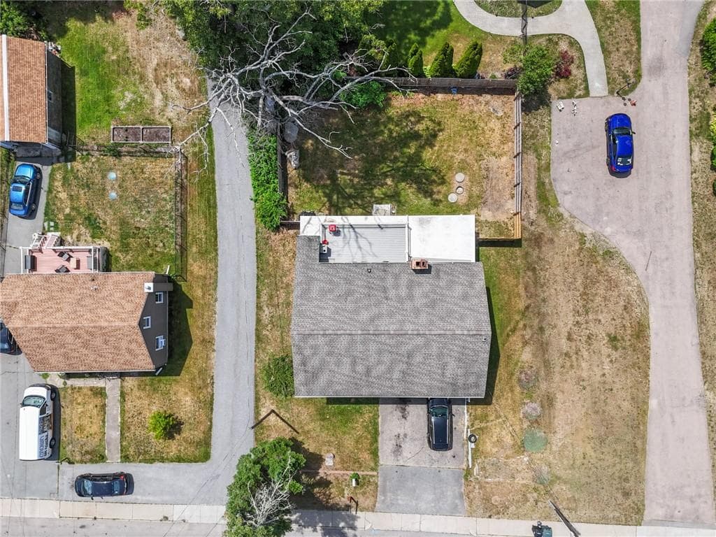 Single Family Residence at 172 Knotty Oak Road, Coventry, photo 32 of 36