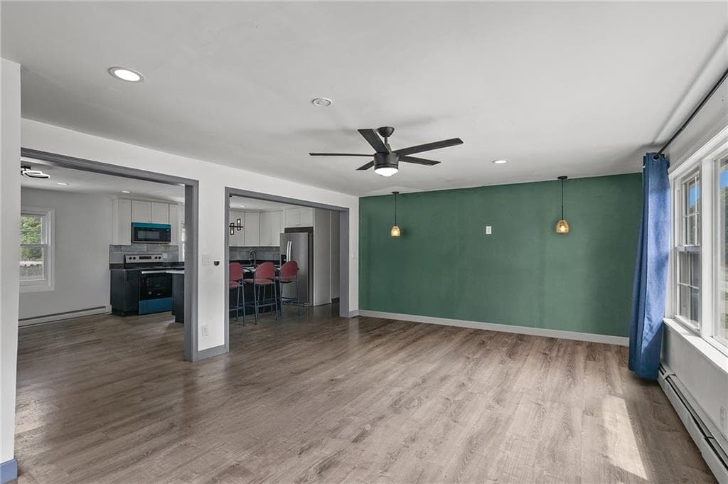 Single Family Residence at 172 Knotty Oak Road, Coventry, photo 10 of 36