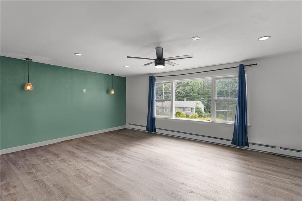 Single Family Residence at 172 Knotty Oak Road, Coventry, photo 11 of 36