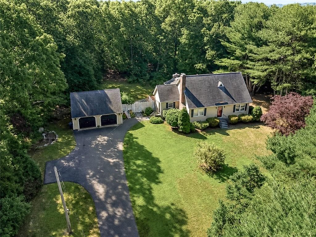 83 Stoney Hollow Road
