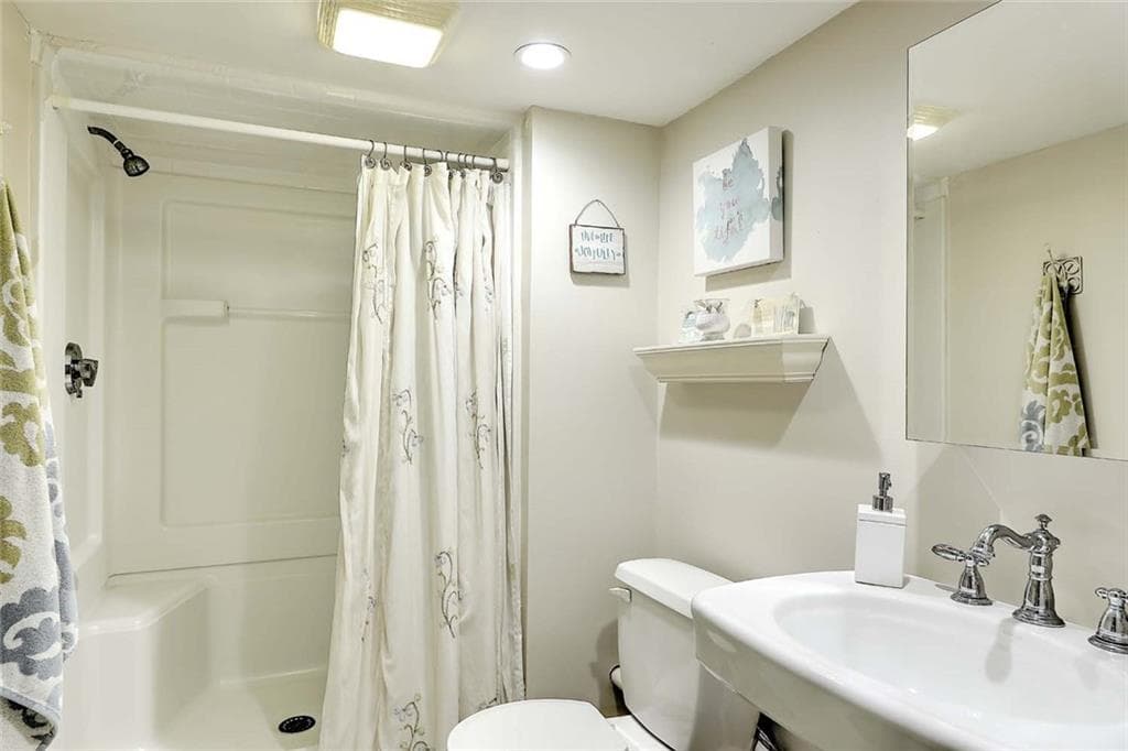 33 Withington Road photo 34
