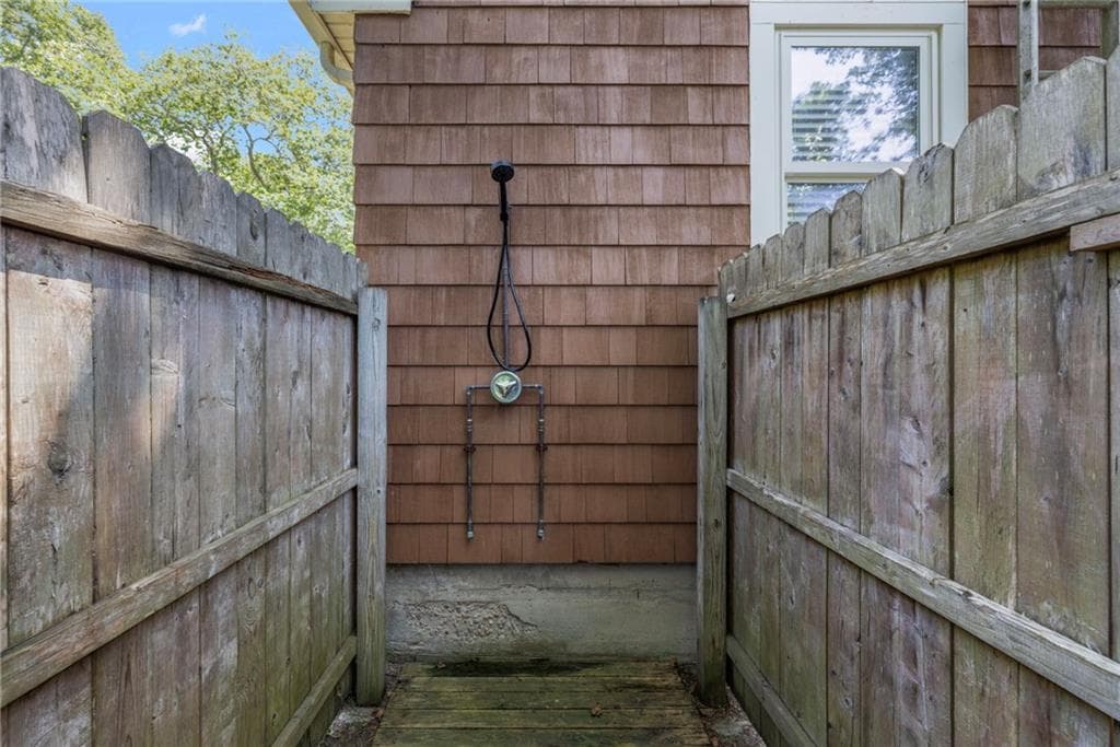 5443 Post Road photo 44