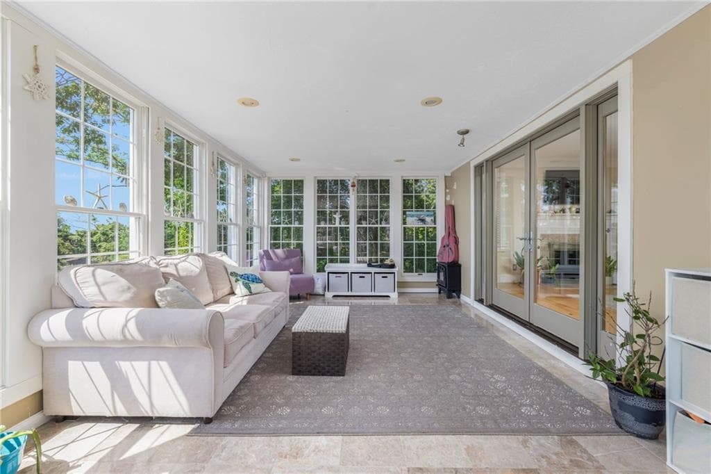 5443 Post Road photo 8