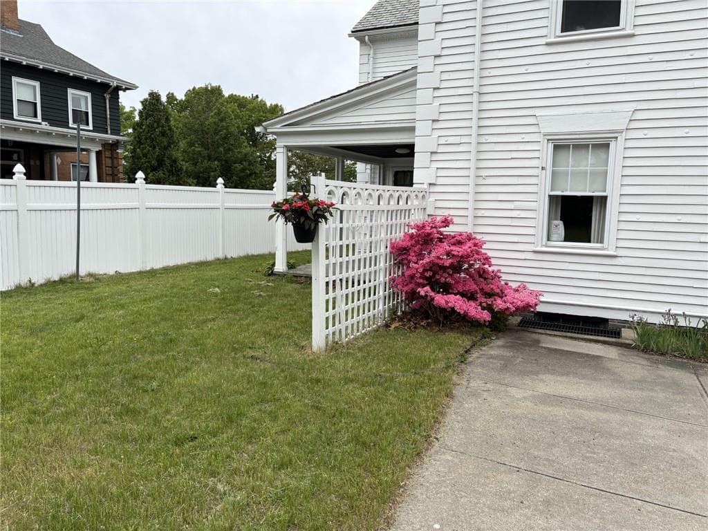 Single Family Residence at 36 UNDERWOOD Drive, Pawtucket, photo 6 of 50