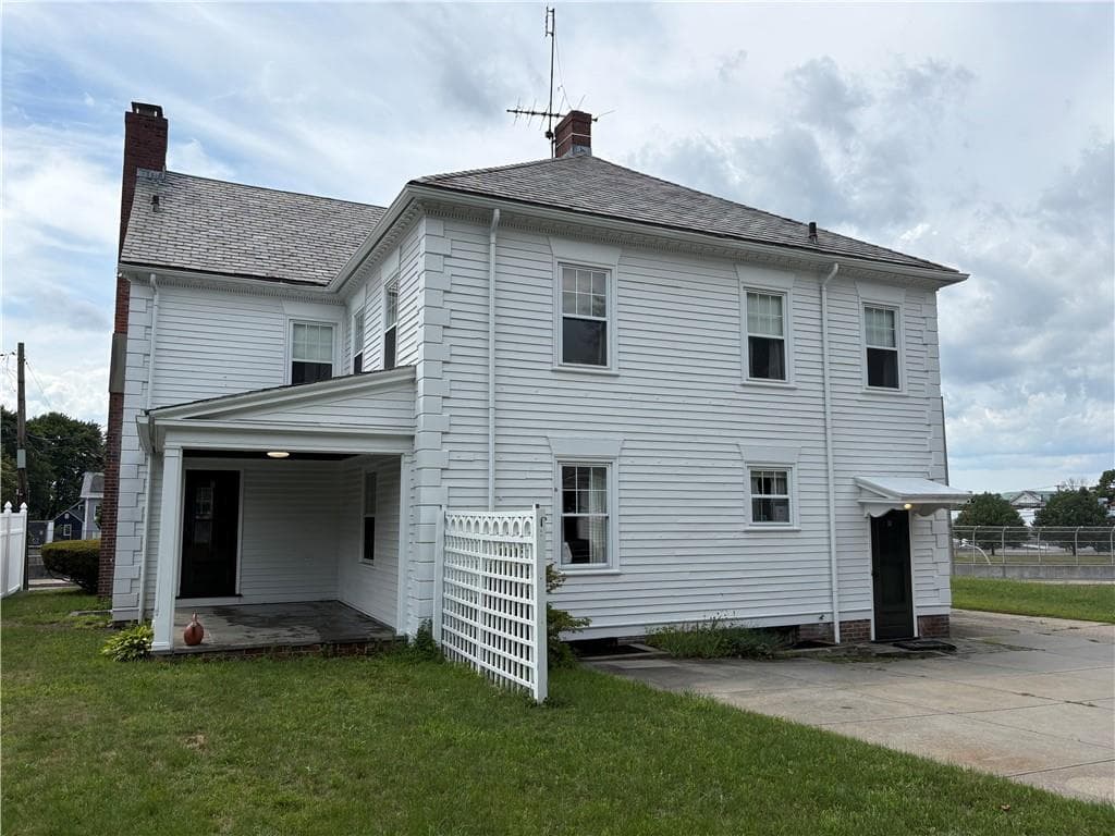 Single Family Residence at 36 UNDERWOOD Drive, Pawtucket, photo 18 of 50