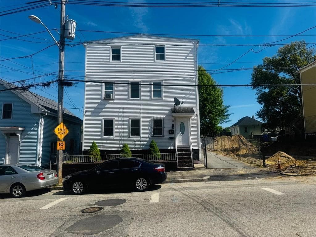 Multi Family at 194 Pavilion Avenue, Providence, photo 3 of 34