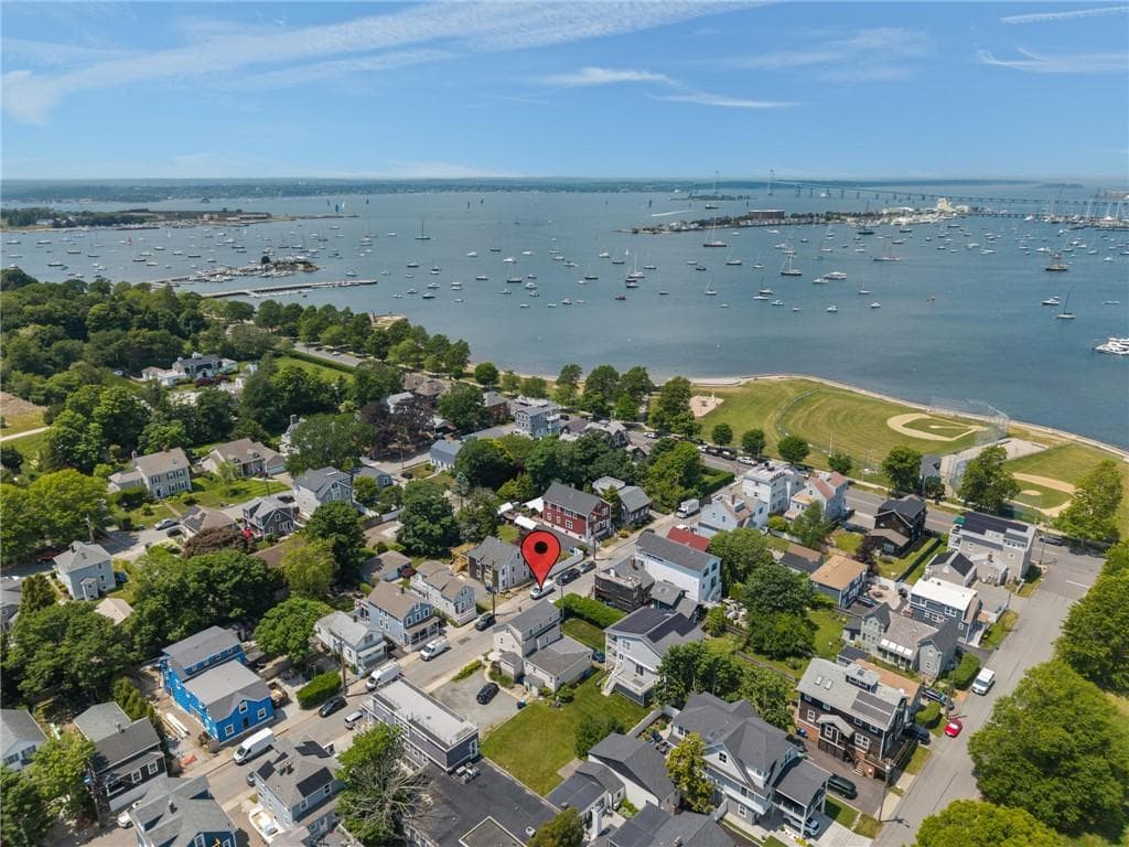 32 Houston Avenue photo 47