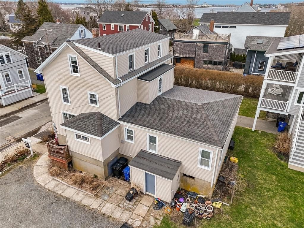 32 Houston Avenue photo 7