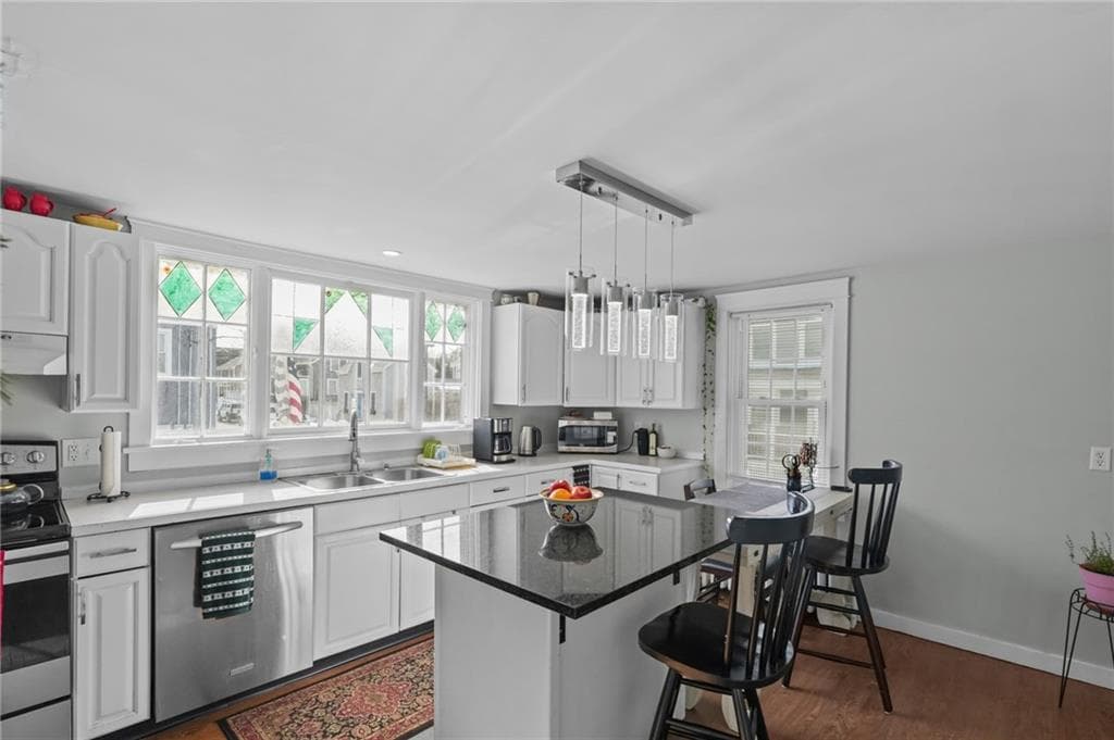 32 Houston Avenue photo 10