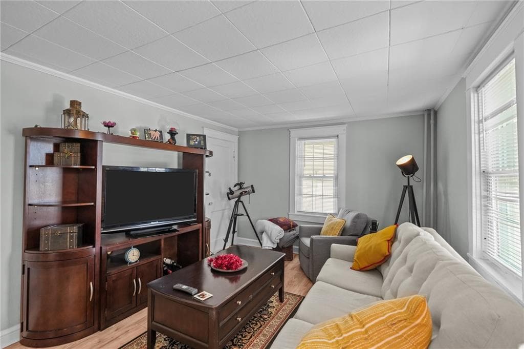32 Houston Avenue photo 14