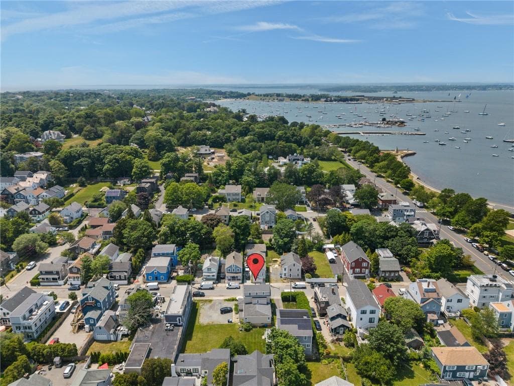 32 Houston Avenue photo 45