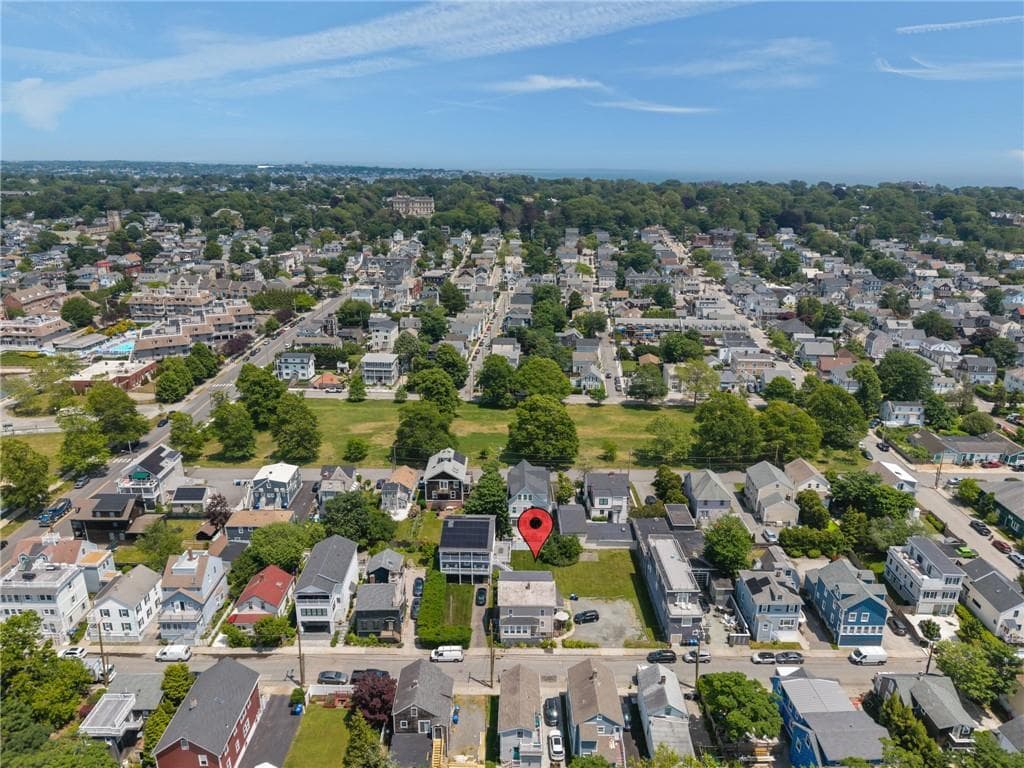 32 Houston Avenue photo 44
