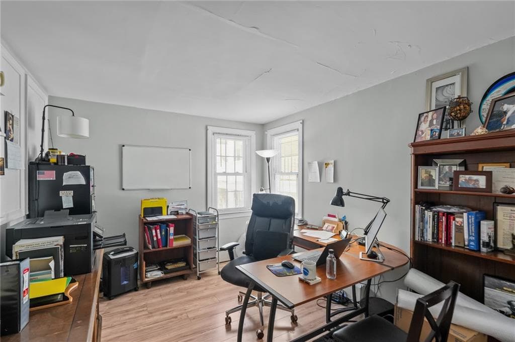 32 Houston Avenue photo 21