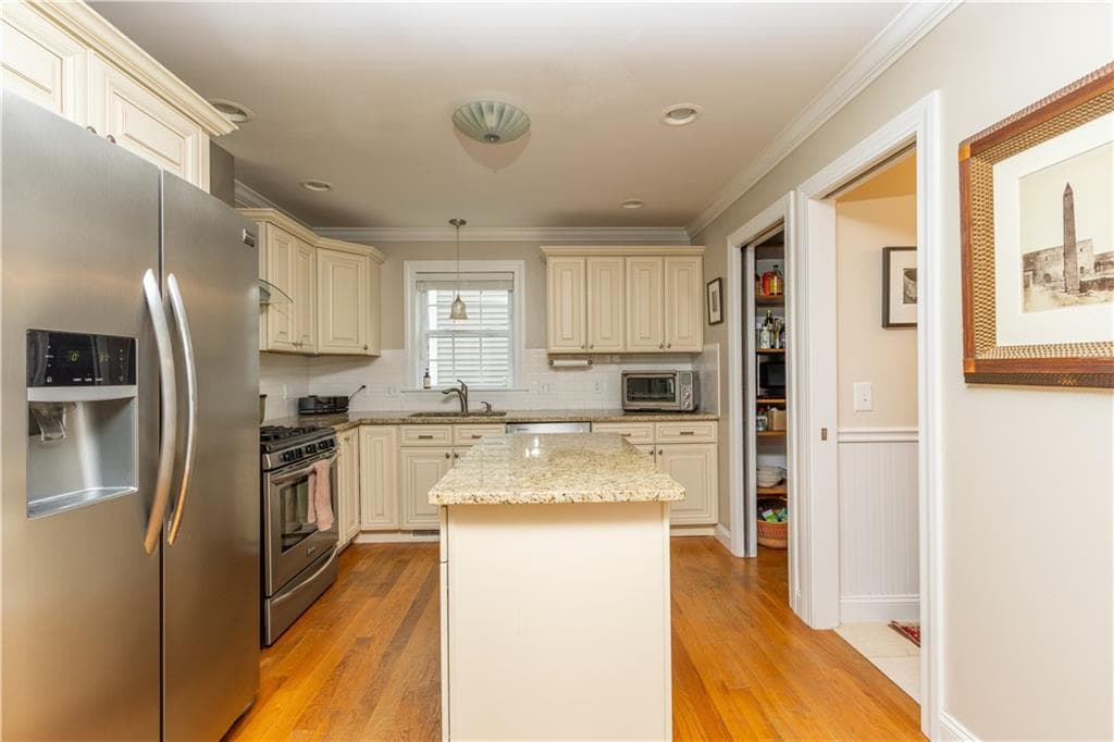 Single Family Residence at 155 Pleasant Street, Providence, photo 22 of 34