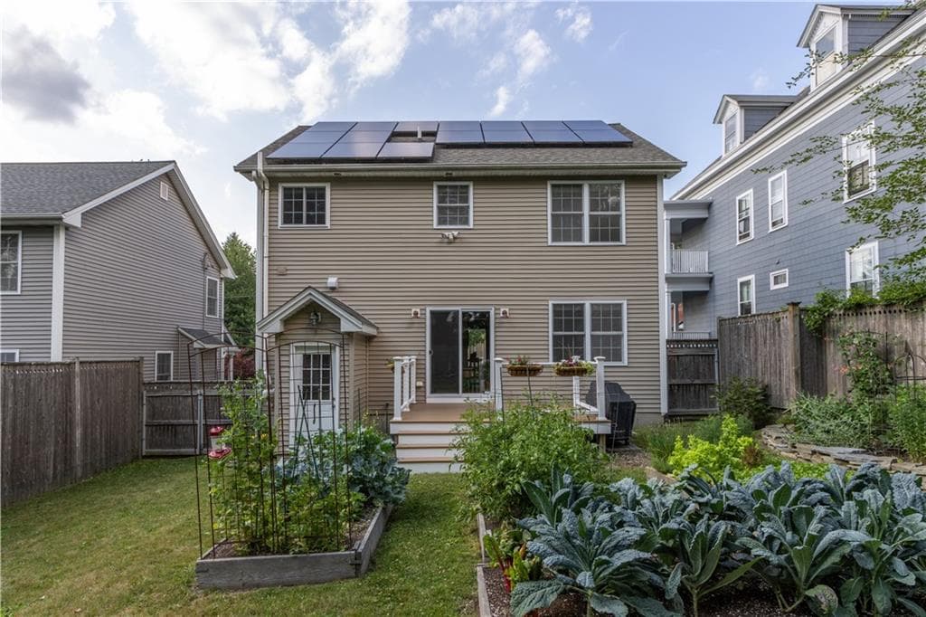 Single Family Residence at 155 Pleasant Street, Providence, photo 4 of 34