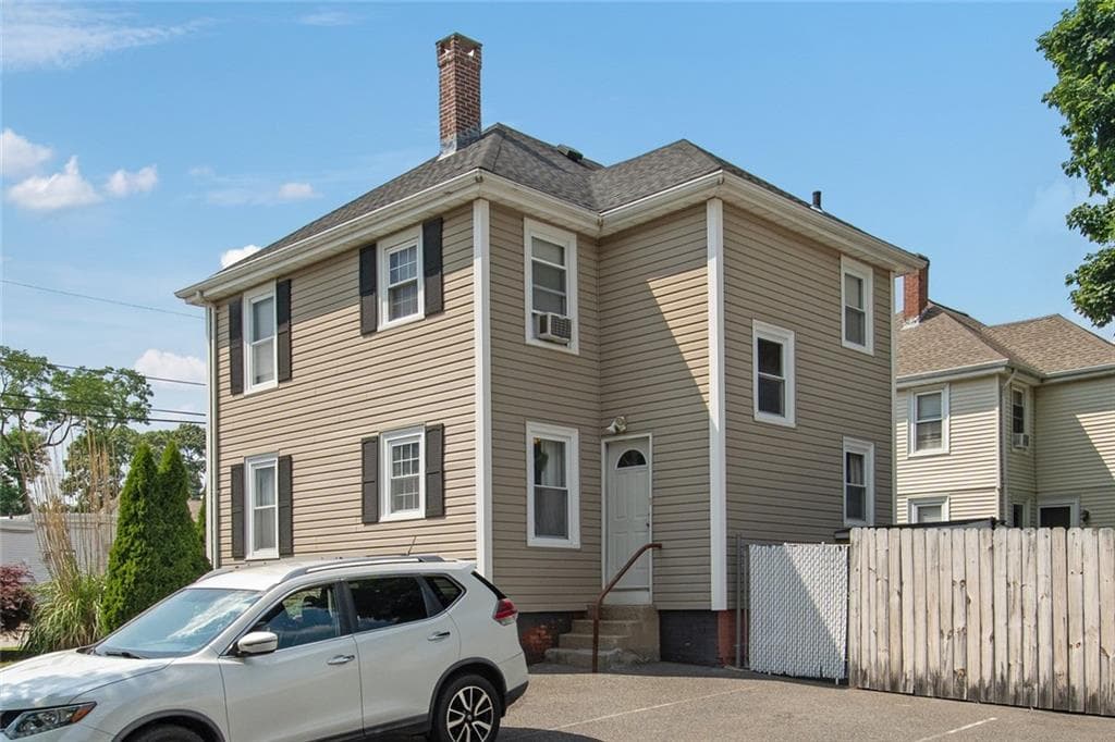 160 Richard Street photo 7