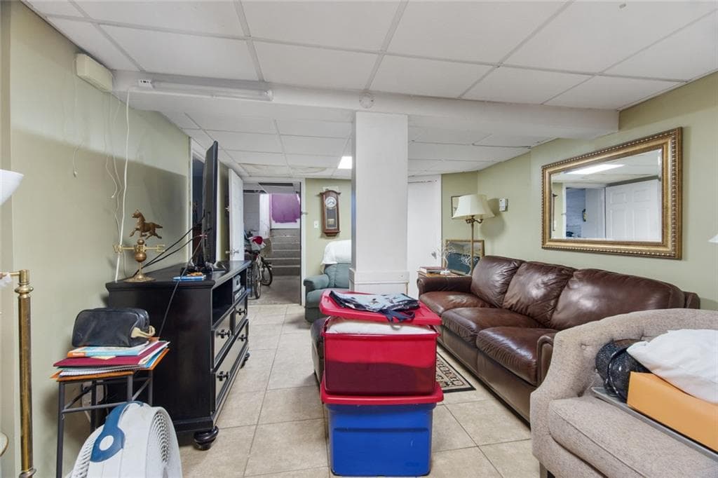 160 Richard Street photo 36