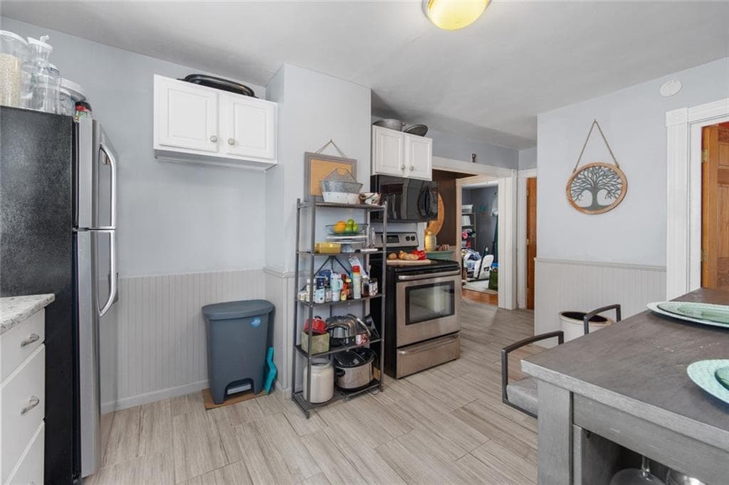 160 Richard Street photo 32
