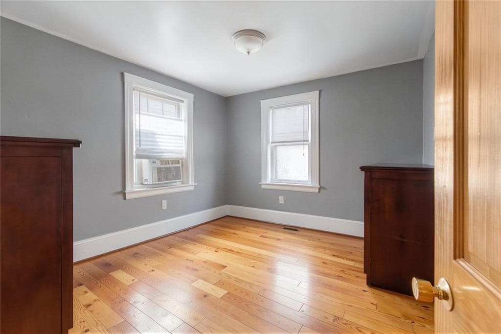 160 Richard Street photo 28
