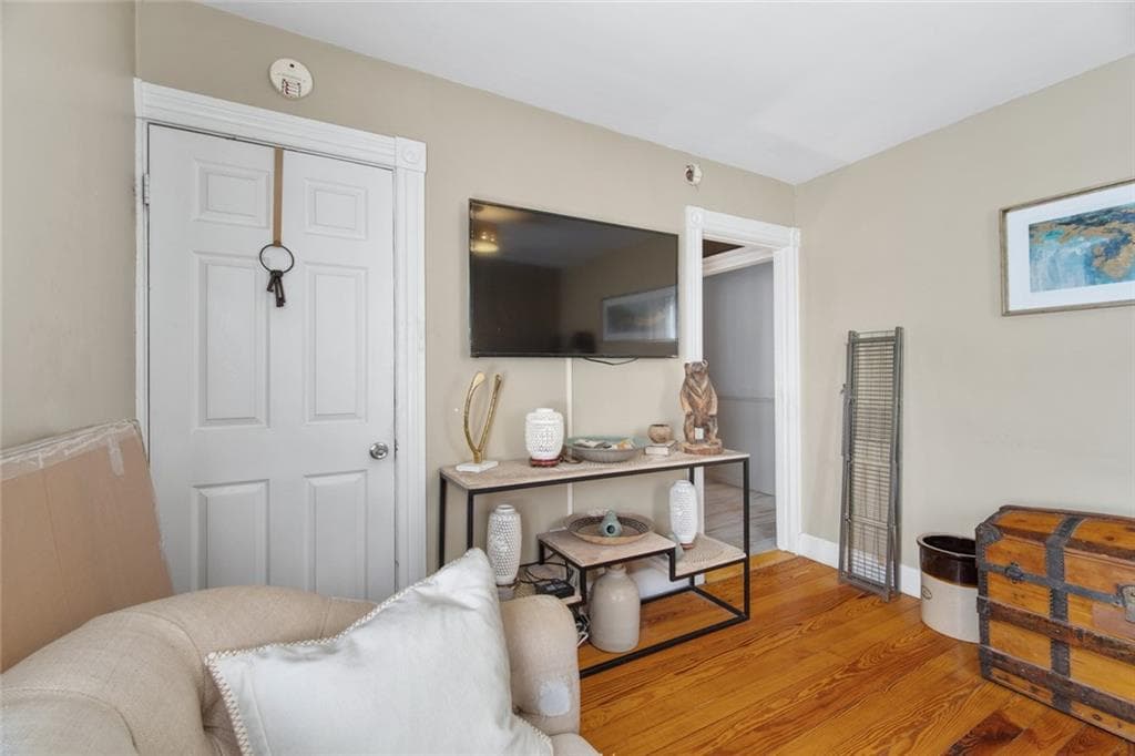 160 Richard Street photo 34
