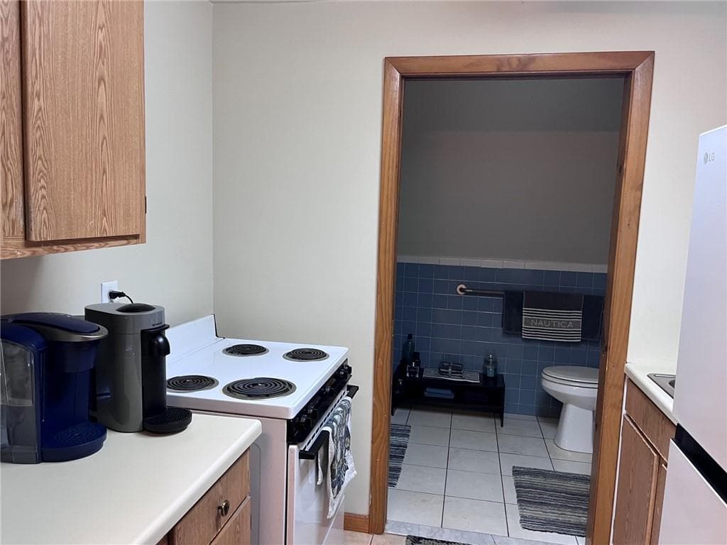 623 Post Road photo 16