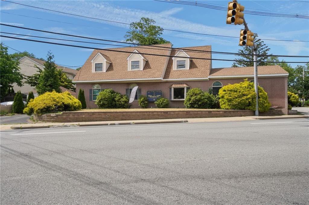 623 Post Road