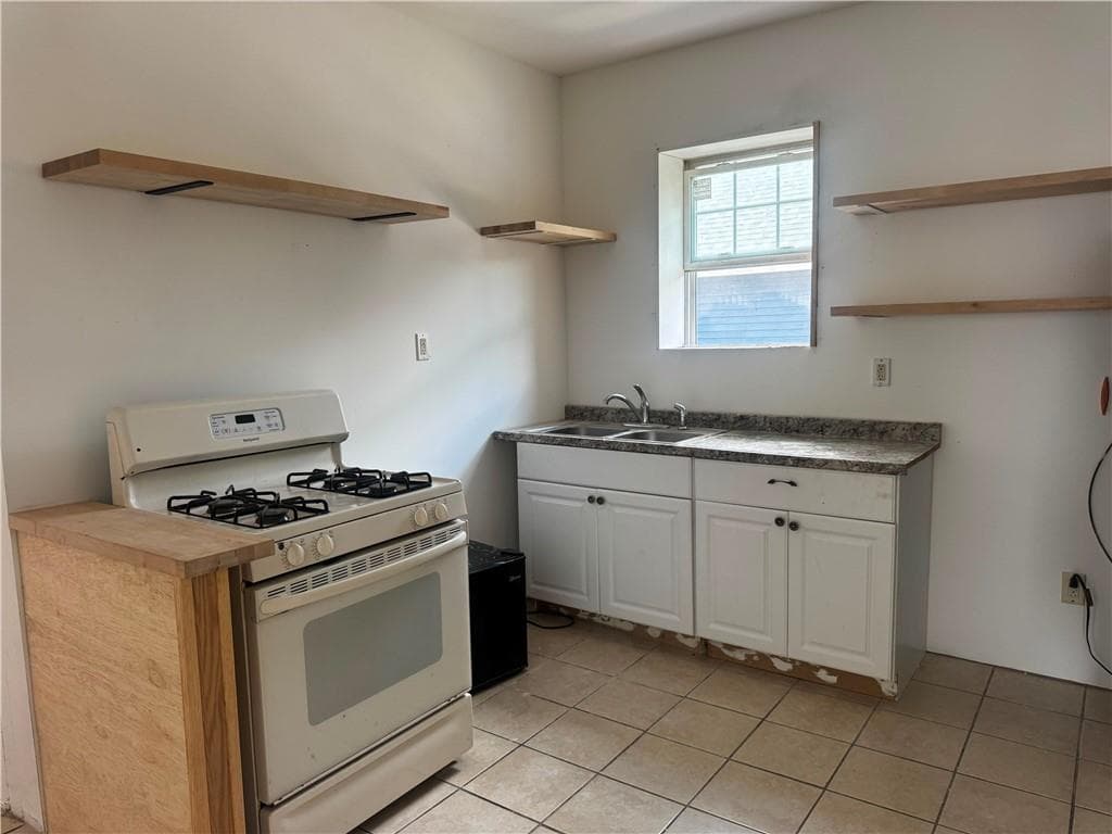 Multi Family at 792 Atwells Avenue, Providence, photo 33 of 47