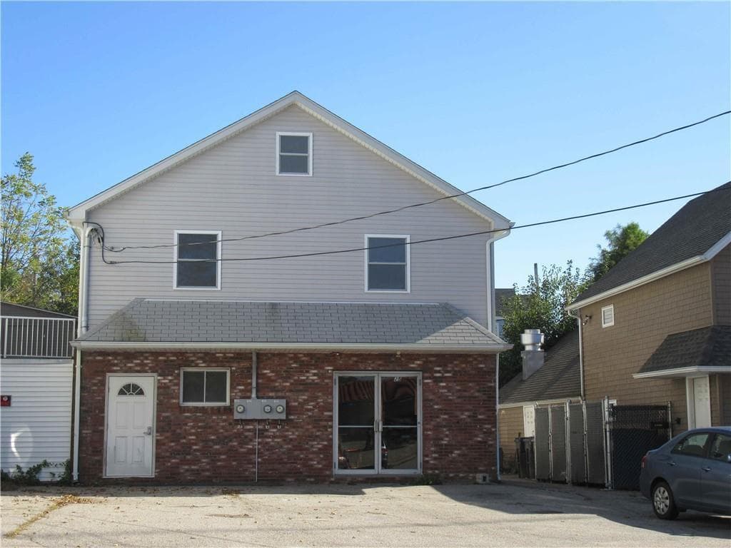 25 Railroad Avenue