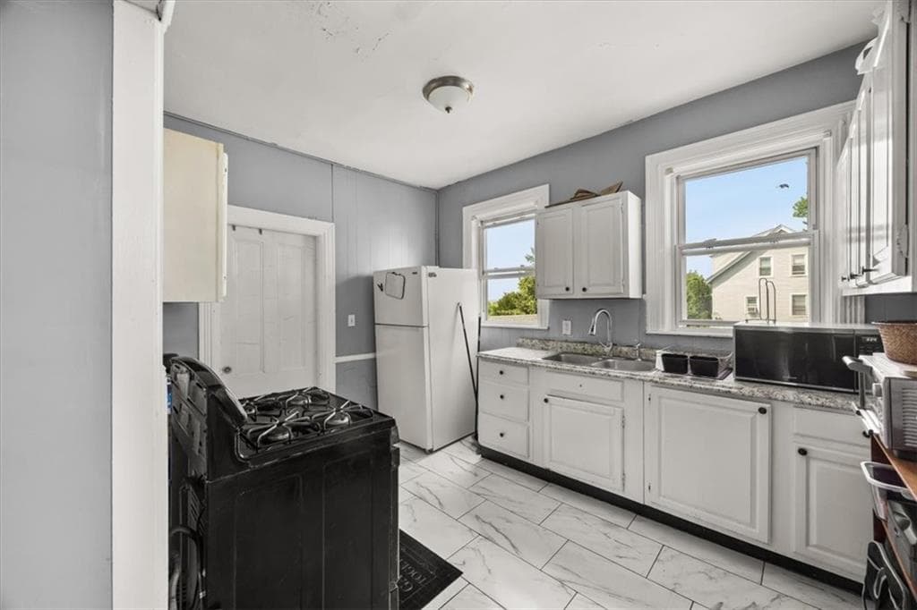 Multi Family at 11 Sisson Street, Pawtucket, photo 22 of 38