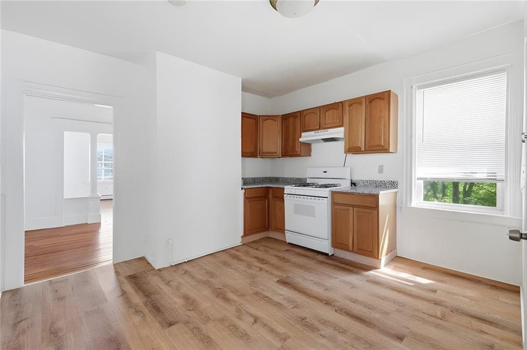 Multi Family at 374 Douglas Avenue, Providence, photo 6 of 23