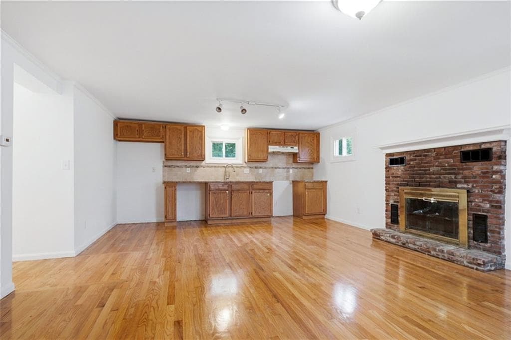 61 West Warwick Avenue photo 2