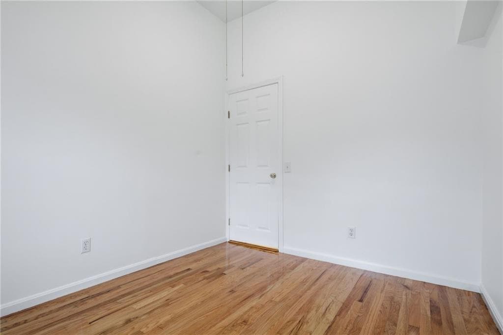 61 West Warwick Avenue photo 6