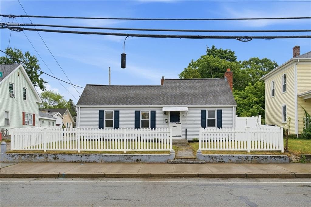 61 West Warwick Avenue