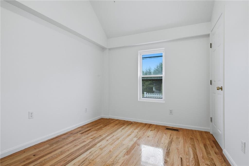 61 West Warwick Avenue photo 5