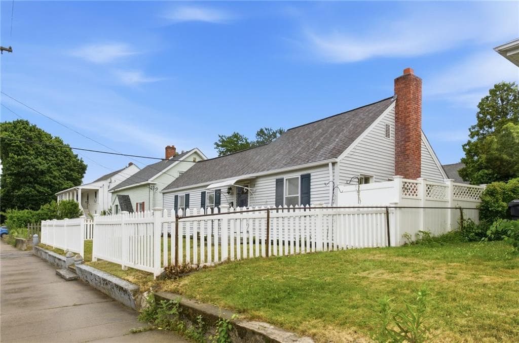 61 West Warwick Avenue photo 14