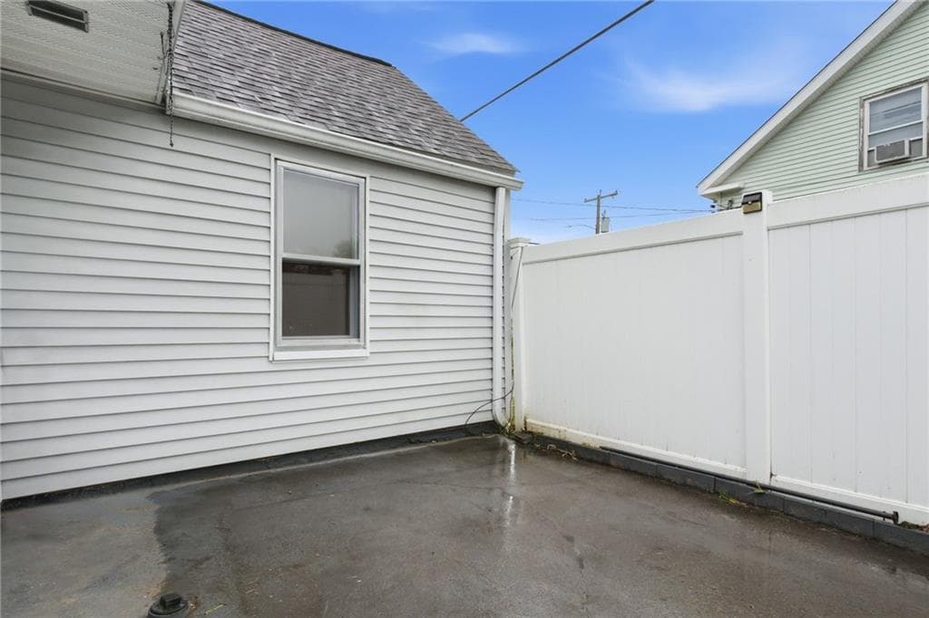61 West Warwick Avenue photo 11
