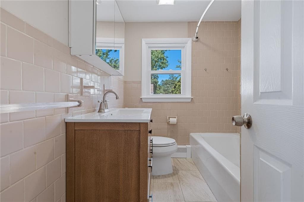 132 Potowomut Road photo 11