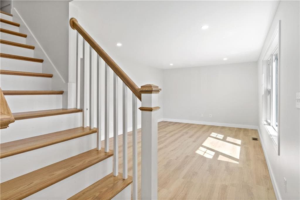 6 Monast Street UNIT 1 photo 9