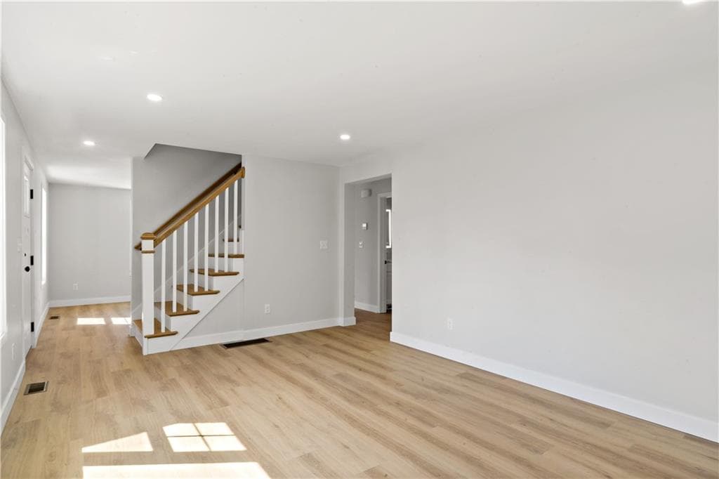 6 Monast Street UNIT 1 photo 11