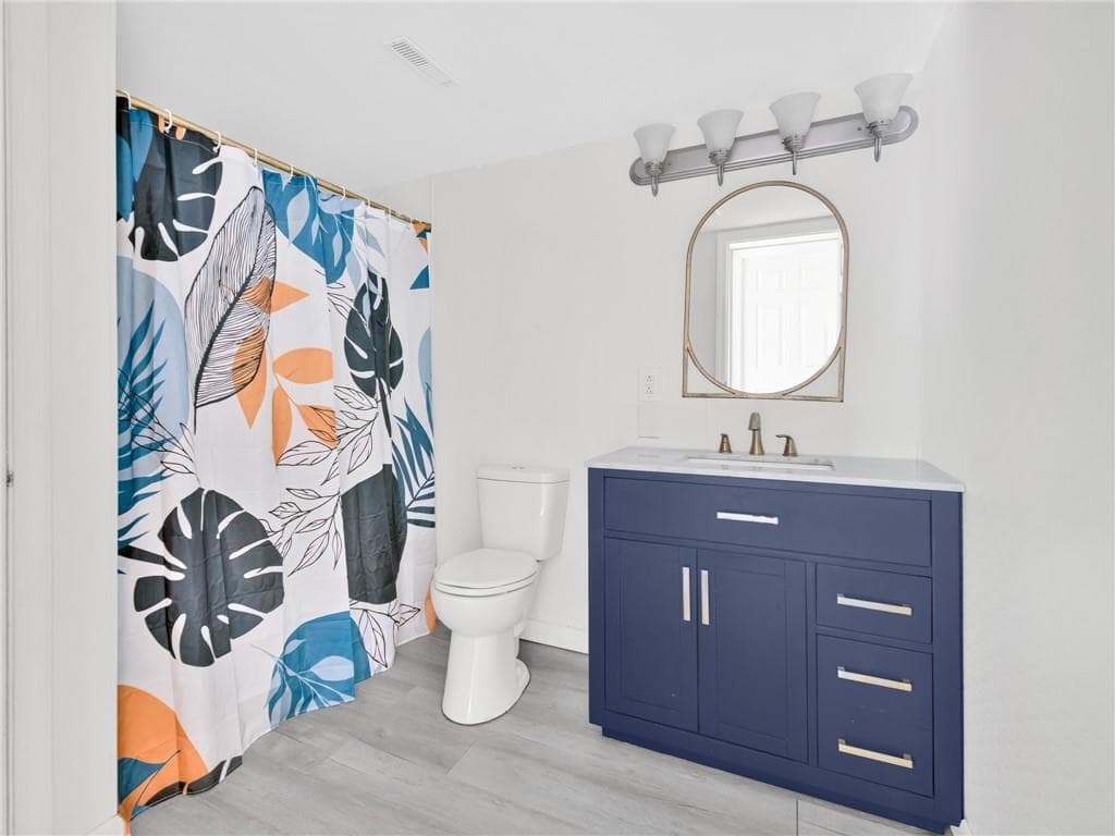 1137 1/2 Hartford Avenue UNIT 5B photo 17