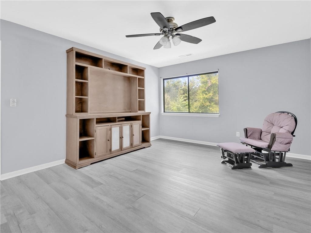 1137 1/2 Hartford Avenue UNIT 5B photo 10
