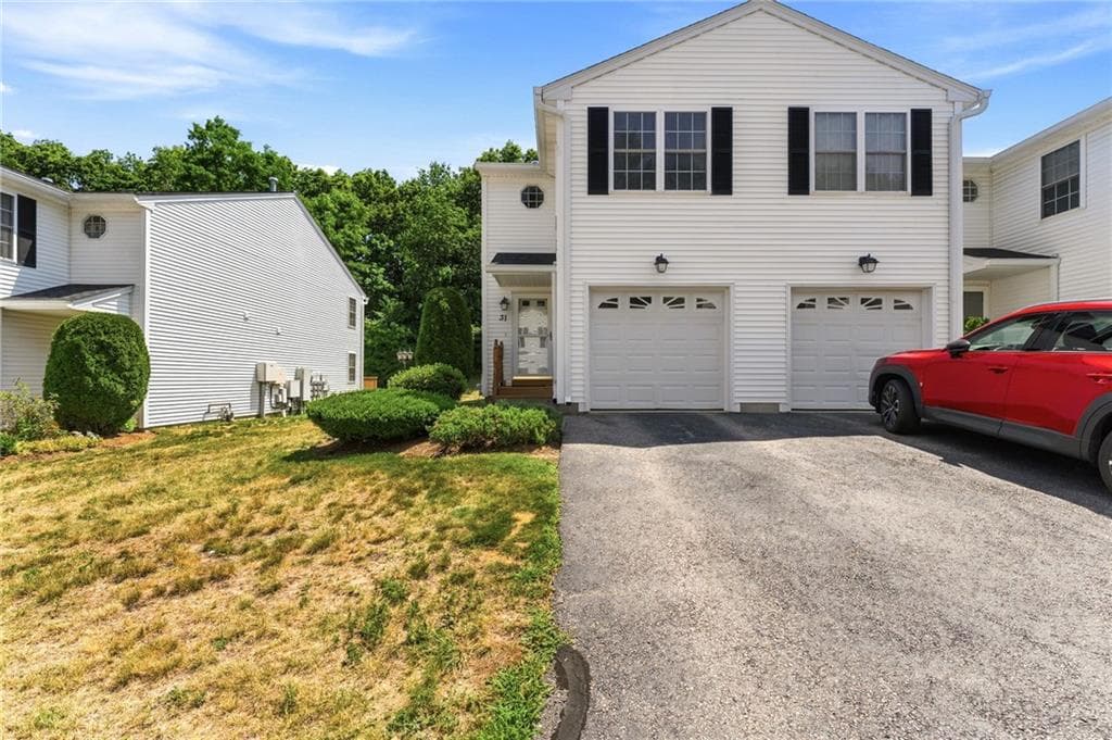 Condominium at 450 Providence Street UNIT 31, West Warwick, photo 2 of 27