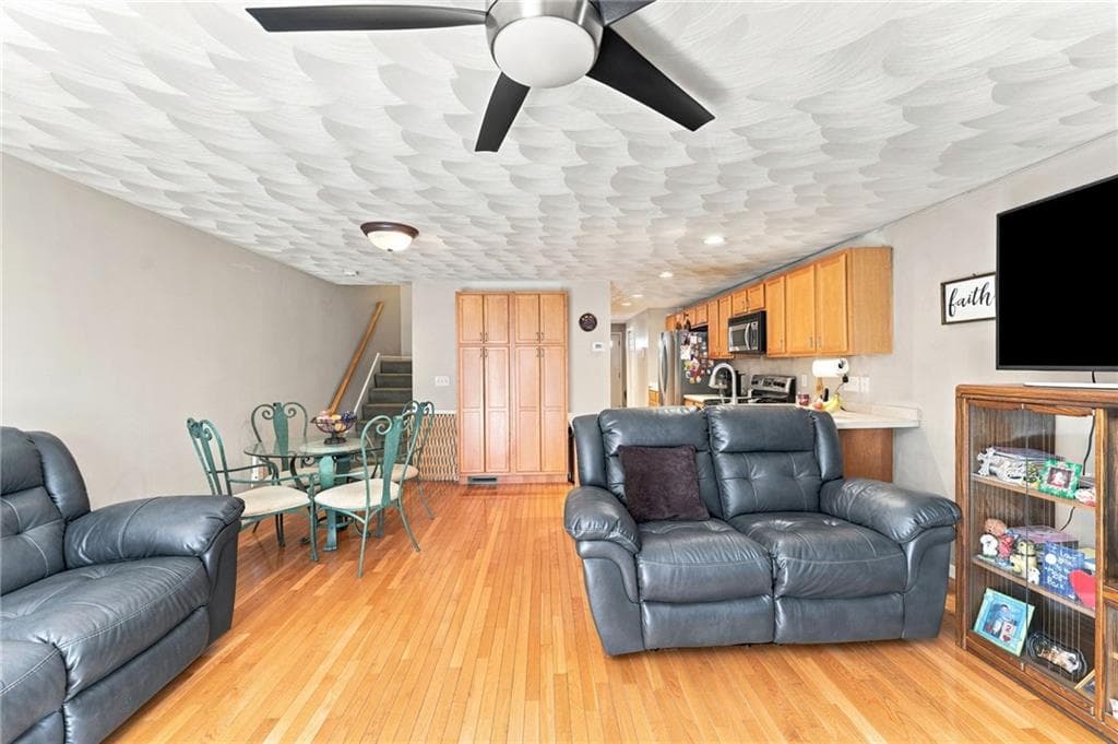 Condominium at 450 Providence Street UNIT 31, West Warwick, photo 8 of 27