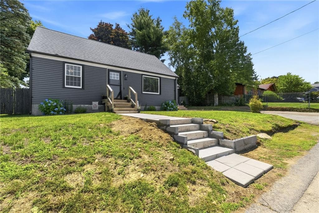 Single Family Residence at 80 Barrett Avenue, North Providence, photo 3 of 31