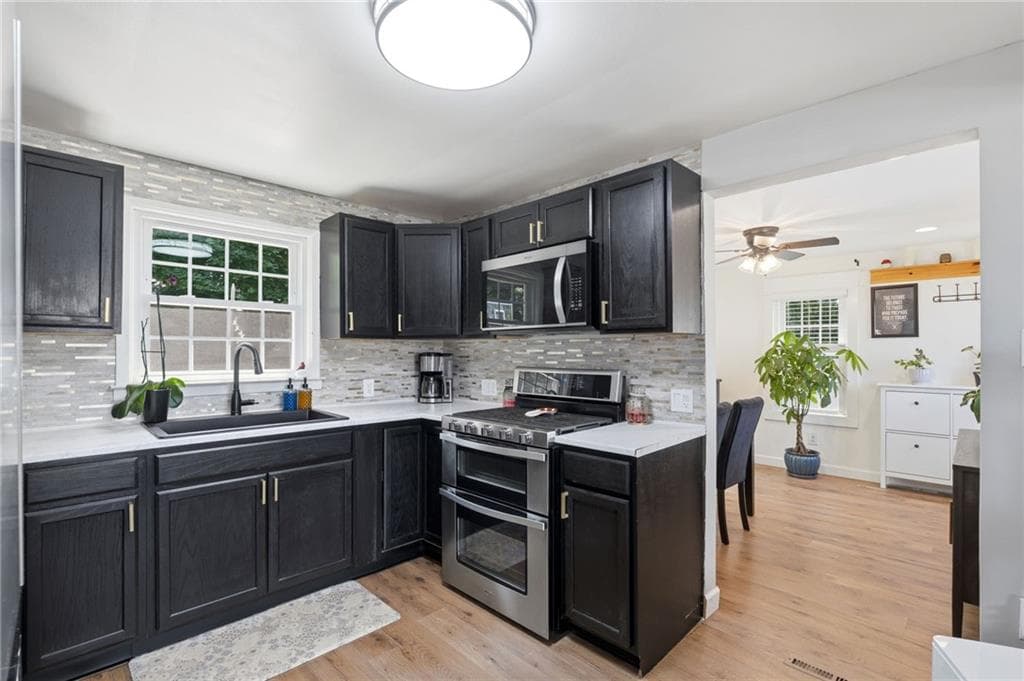 Single Family Residence at 80 Barrett Avenue, North Providence, photo 11 of 31