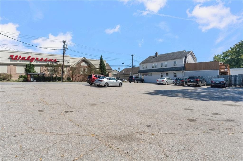 3341 Post Road photo 7