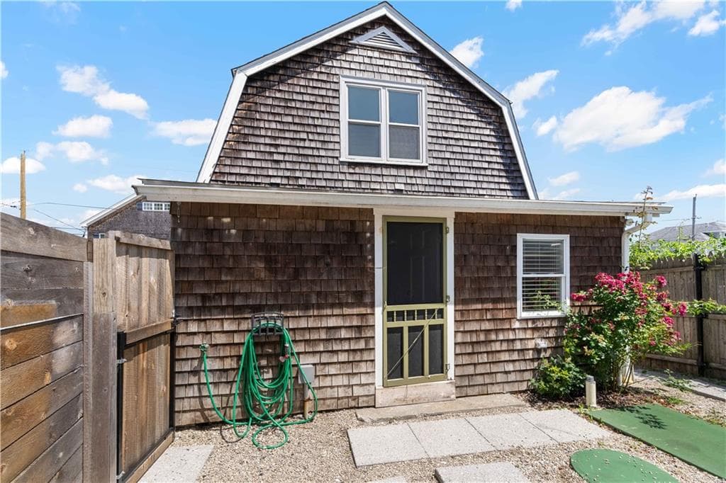 29 Aquidneck Avenue photo 24