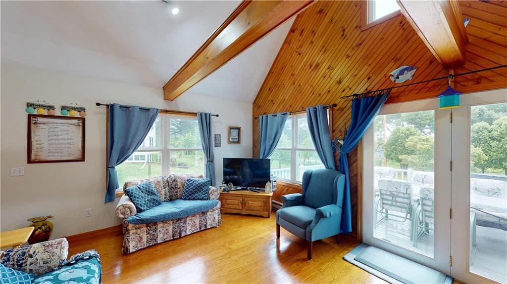 043 Merrill Lane photo 4